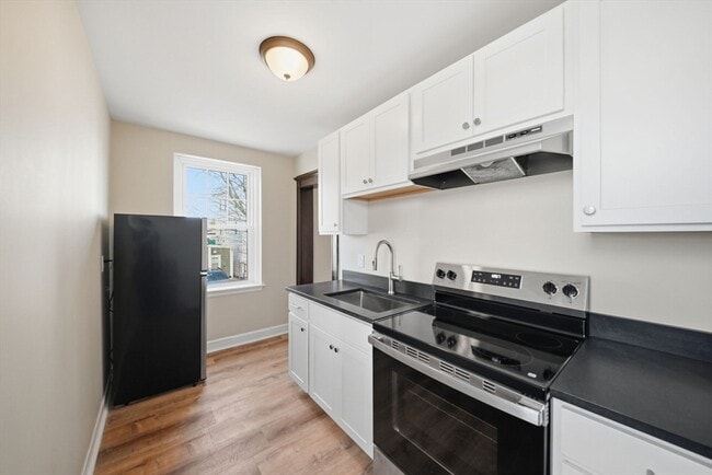 Building Photo - 41 Richardson Ave