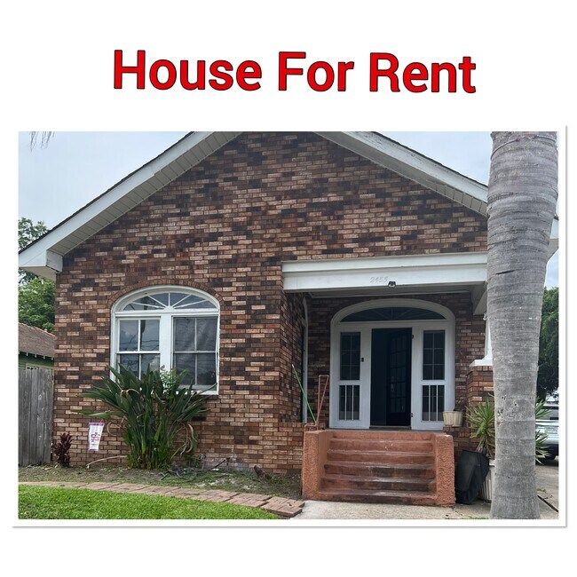 Front porch and entrance - 2455 Wisteria St