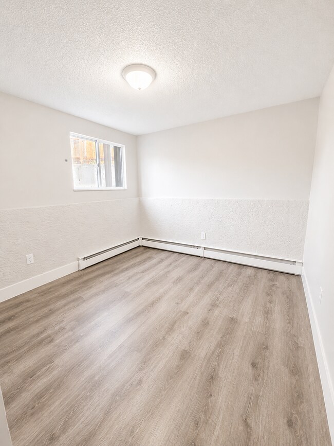 Building Photo - 3604 E Uintah St