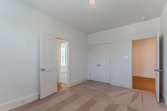 Building Photo - 7613 Victory Reserve St