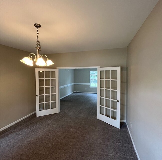 Building Photo - 15315 Edgewater Forest Ln