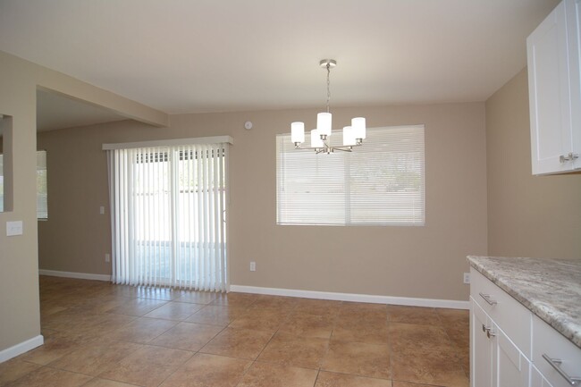 Building Photo - Remodeled 3 Bedroom 2 Bath House! South Tu...