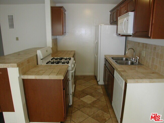 Building Photo - 3745 Keystone Av