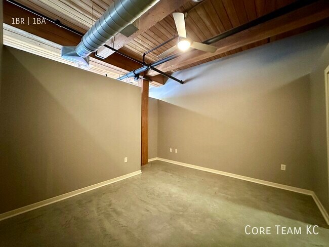 Building Photo - 710 Broadway-607