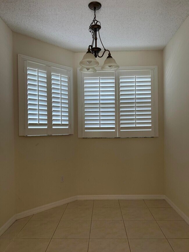 Building Photo - 26 Royal Palm Way