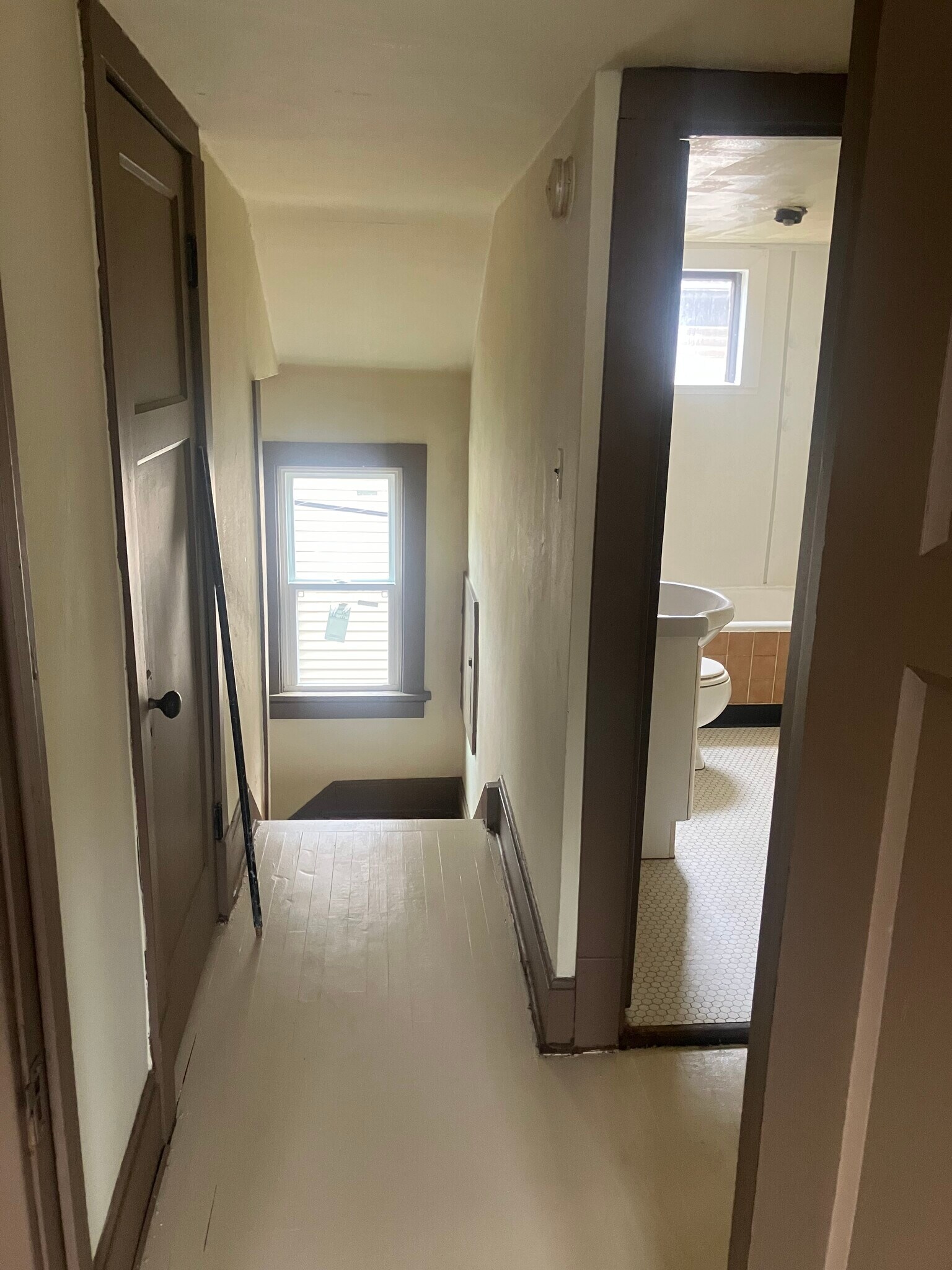 Building Photo - 1303 N Hawley Rd