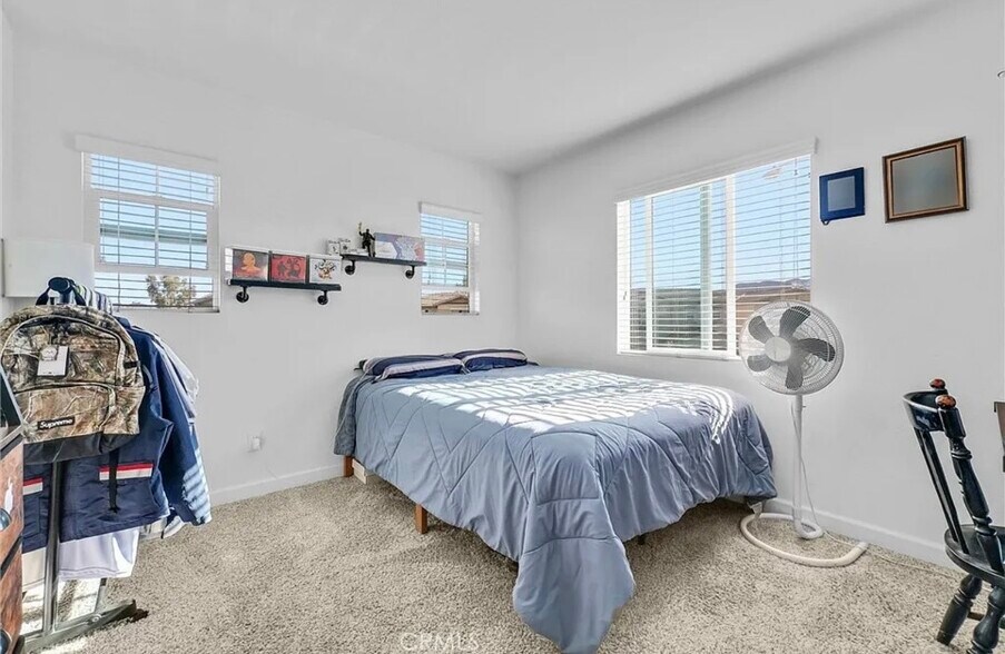 Building Photo - 29427 Linden Pl