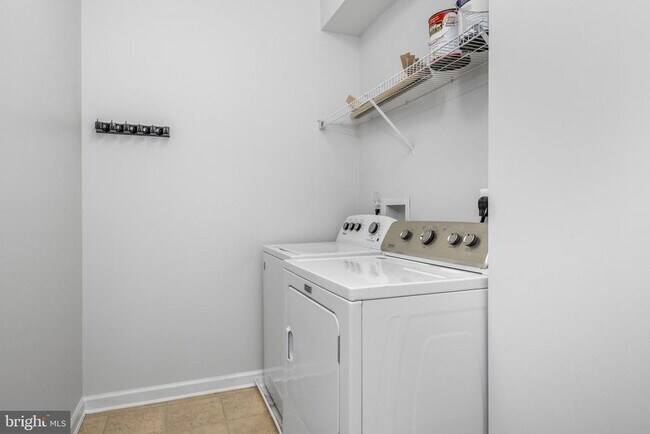 Building Photo - 202 Bardel Dr