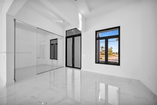 Building Photo - 4016 Chiquita Blvd S