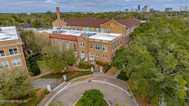 Building Photo - 2525 College St