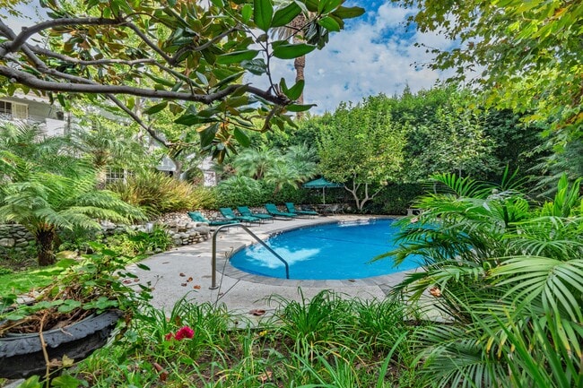 Building Photo - 1321 Hayworth Ave