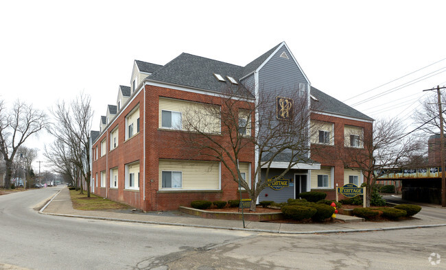 Primary Photo - Heritage Apartments