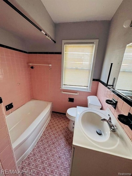 Building Photo - 15318 Whitcomb