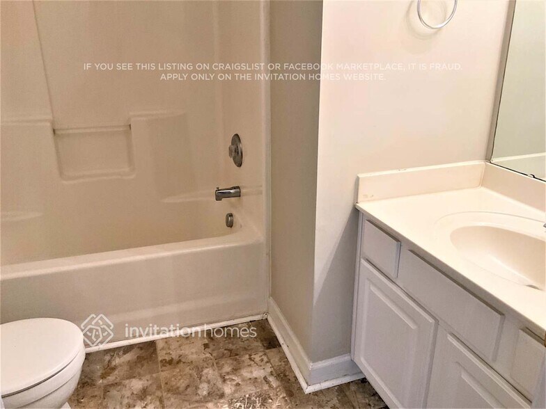 Building Photo - 6239 Day Lilly Ln