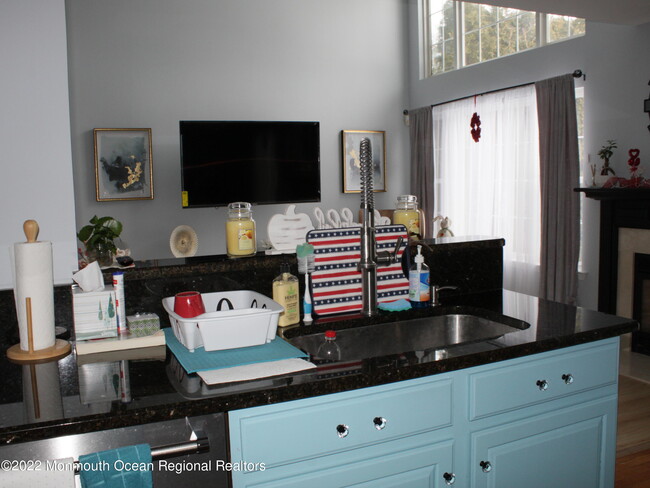 Building Photo - 5002 Trotters Way
