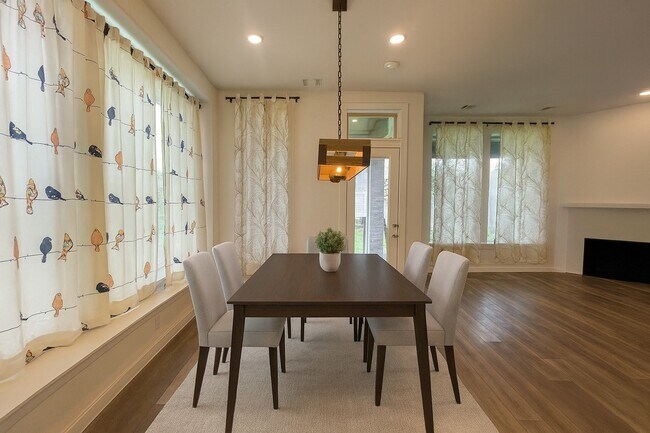 Building Photo - 3023 Dragonlet Ln