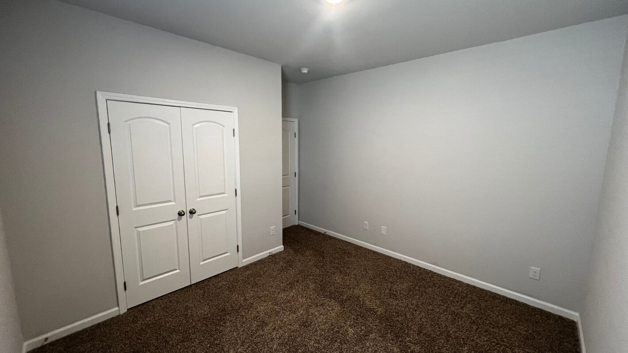 Building Photo - 389 Northlake Dr