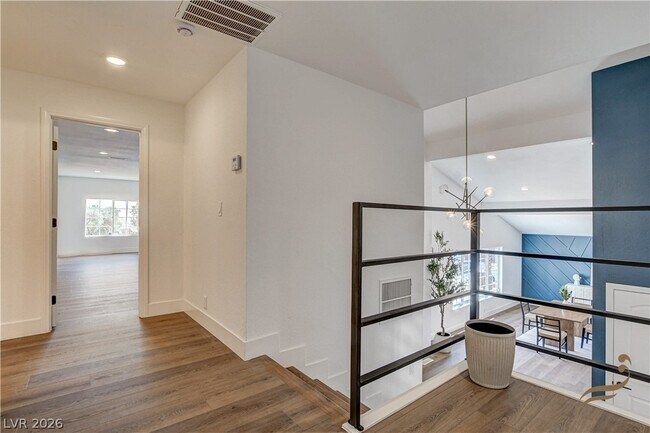 Building Photo - 2685 S Tenaya Way