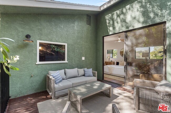 Building Photo - 8506 Oak Ct