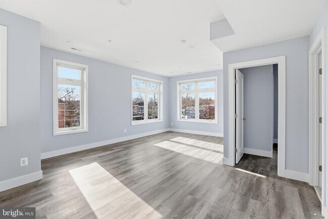 Building Photo - 2600 4th St NE