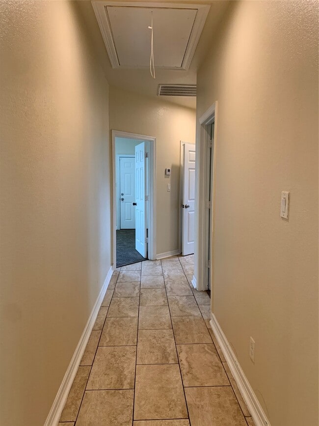 Building Photo - 14914 Darbydale Dr