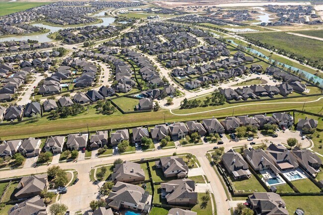 Building Photo - 31183 Pecan Creek Dr