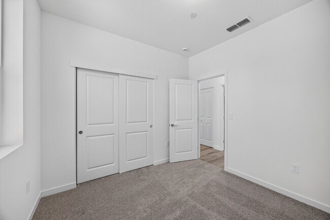 Building Photo - Charming 3-Bed, 2-Bath Home in Sacramento