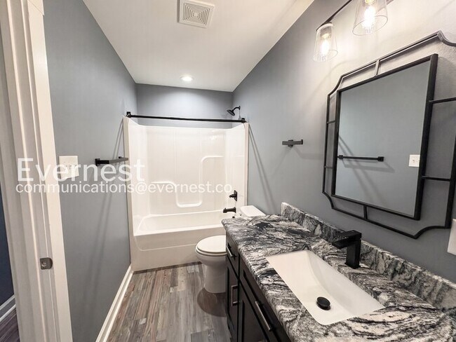 Building Photo - 4-Bed/3.5Bath Home/Available Now!