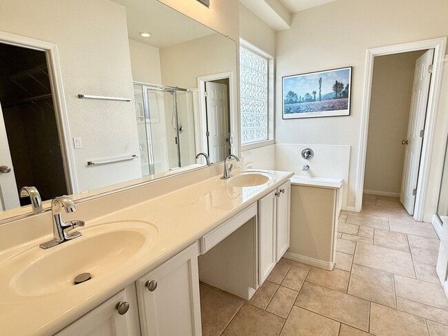 Building Photo - MOVE IN SPECIAL! FIRST TWO WEEKS RENT FREE...