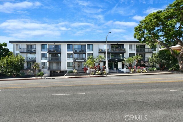 Building Photo - 1351 N Crescent Heights Blvd