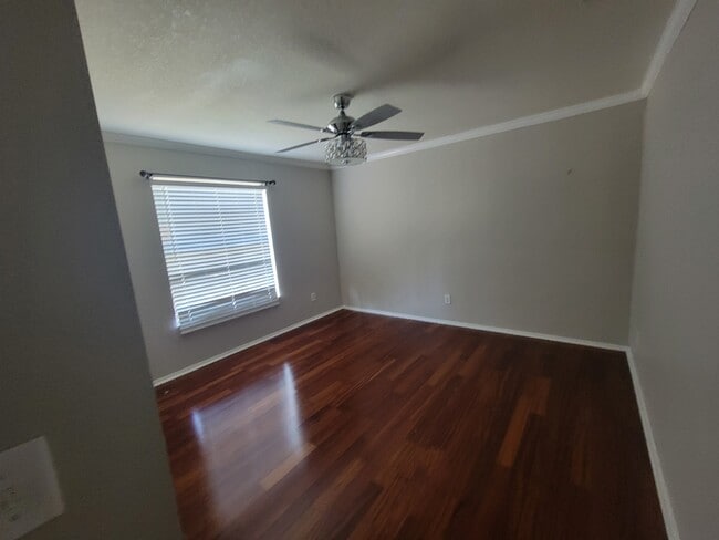 Building Photo - Sonnet Glen