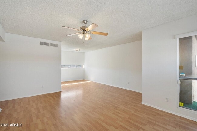 Building Photo - 2673 E Oakleaf Dr