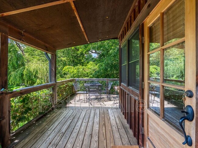 Building Photo - 81 5th Ave