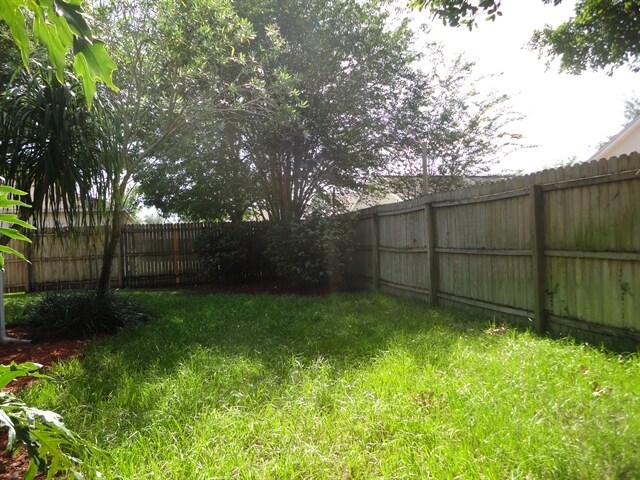 Building Photo - 24540 Laurel Ridge Dr