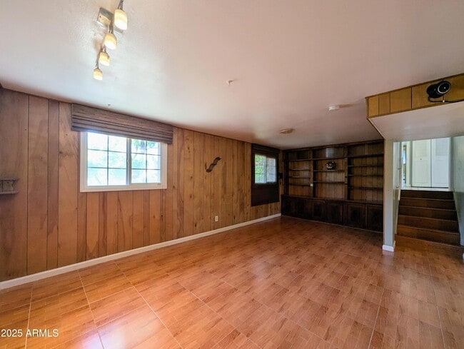 Building Photo - 4019 W San Miguel Ave