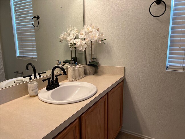 Building Photo - 18826 Sandelford Dr