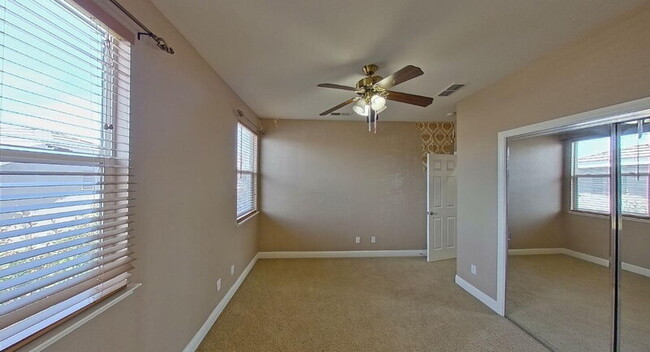 Building Photo - 1692 Woodhaven Cir