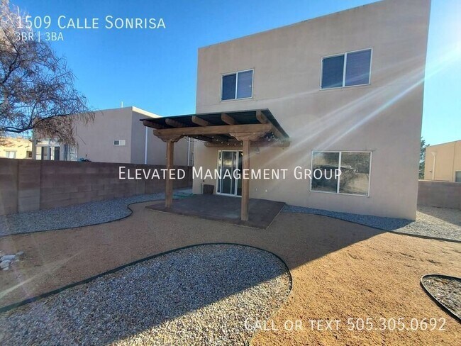 Building Photo - 1509 Calle Sonrisa NE