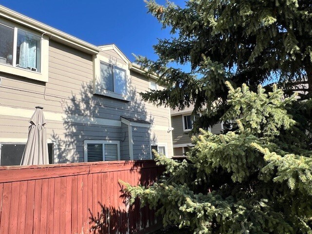 back side of unit - 9106 Gale Blvd