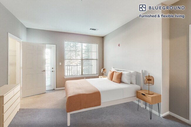 Building Photo - 160 Boylston St