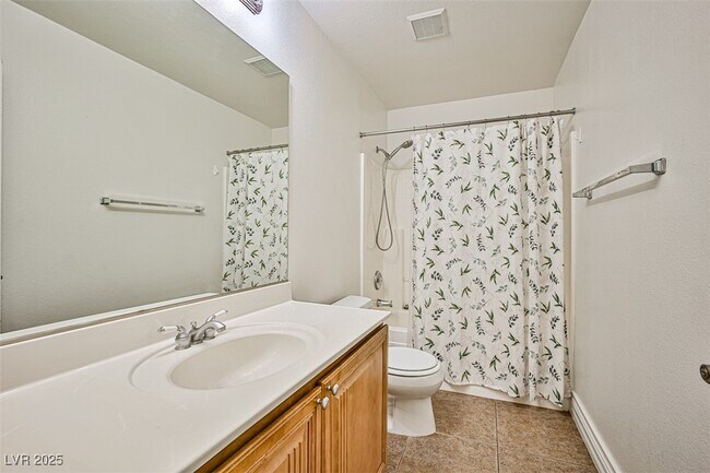 Building Photo - 375 Center Green Dr
