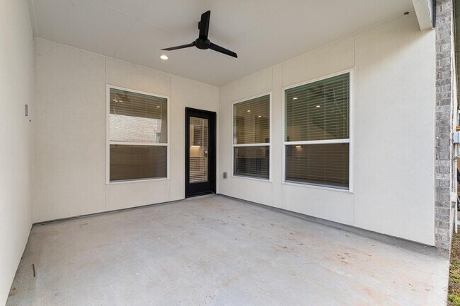 Building Photo - 2753 Sunny Briar Dr