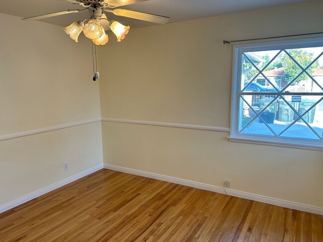 Building Photo - Adorable 5 Bedroom 3 Bathroom Orange Home Near Old Towne!