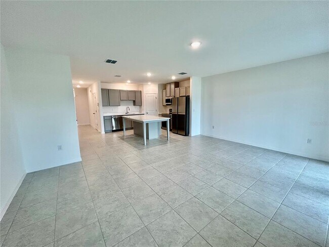 Building Photo - 32067 Eastern Redbud Br