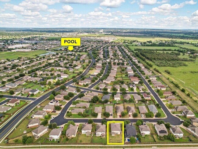 Building Photo - 307 Grutsch Dr