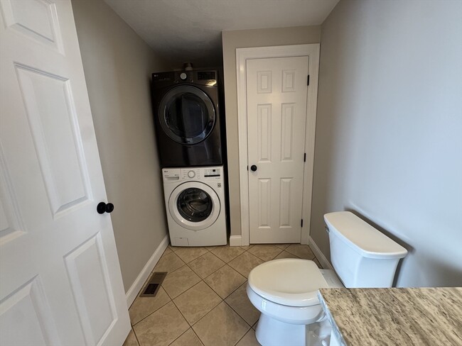 Building Photo - 34 Florence Ave