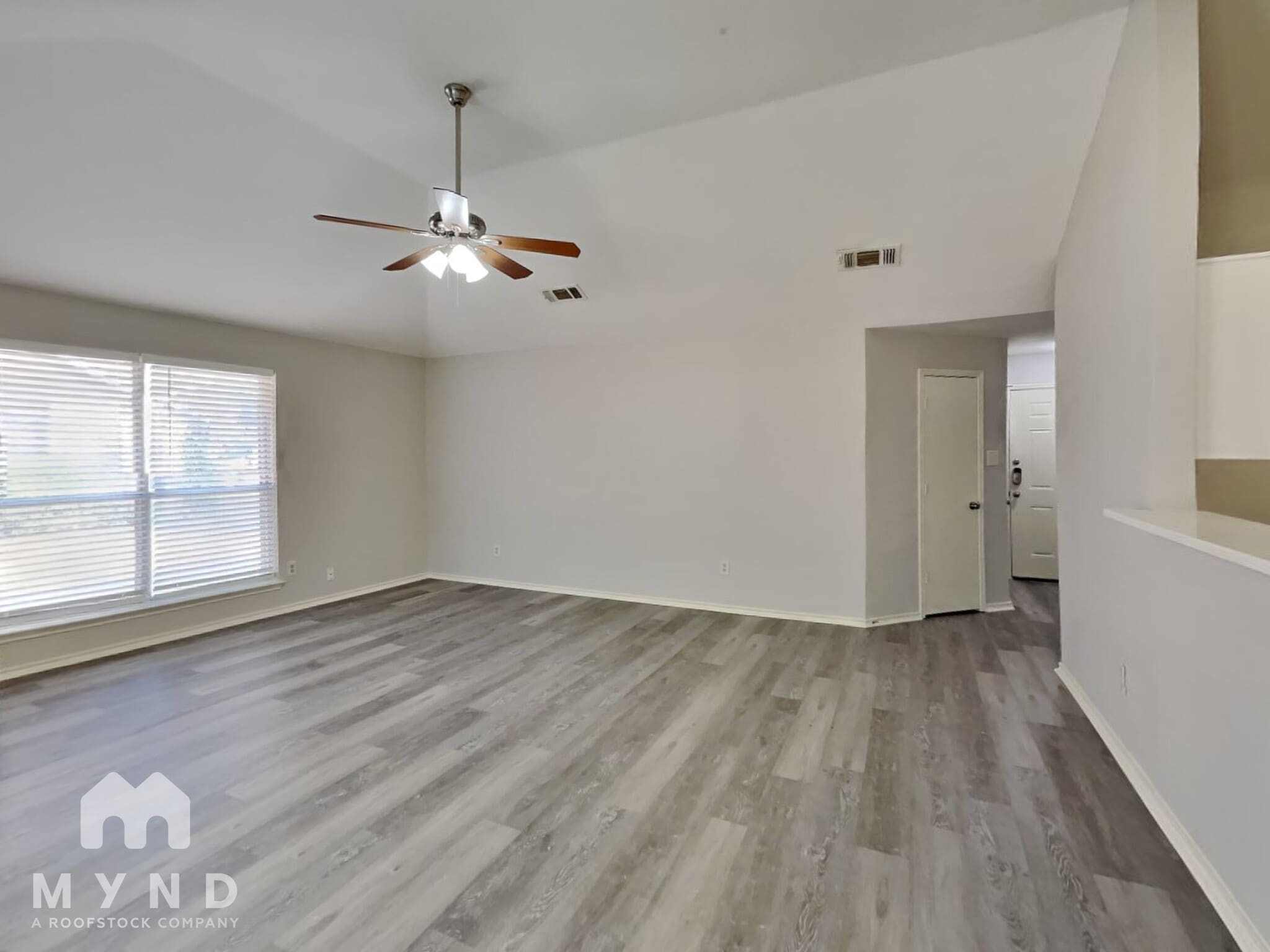 Building Photo - 4961 Briar Oaks Ln