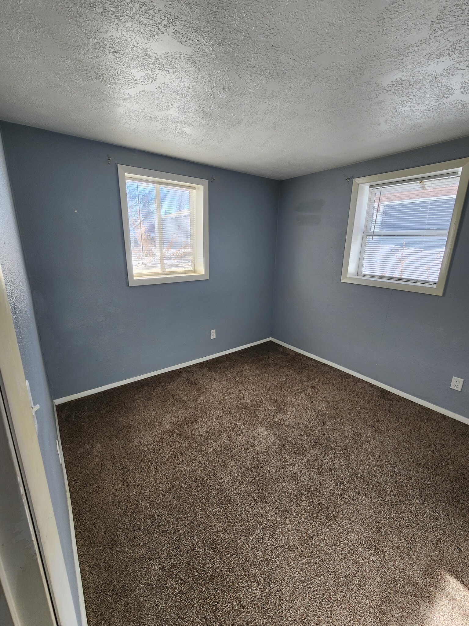 Building Photo - 609 N Prairie Ave