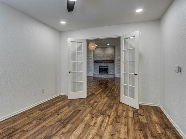 Building Photo - 3028 Weymouth Way