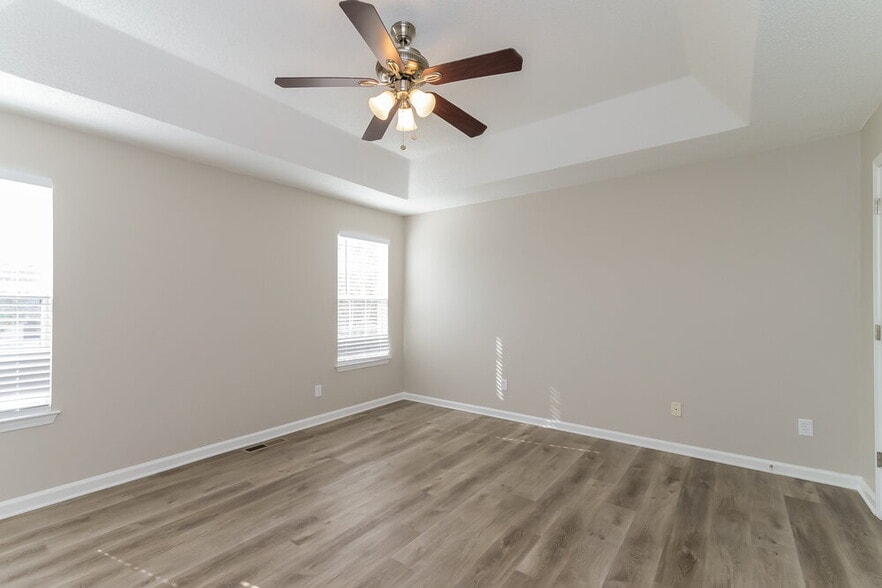 Building Photo - 2208 Glen Briar Way